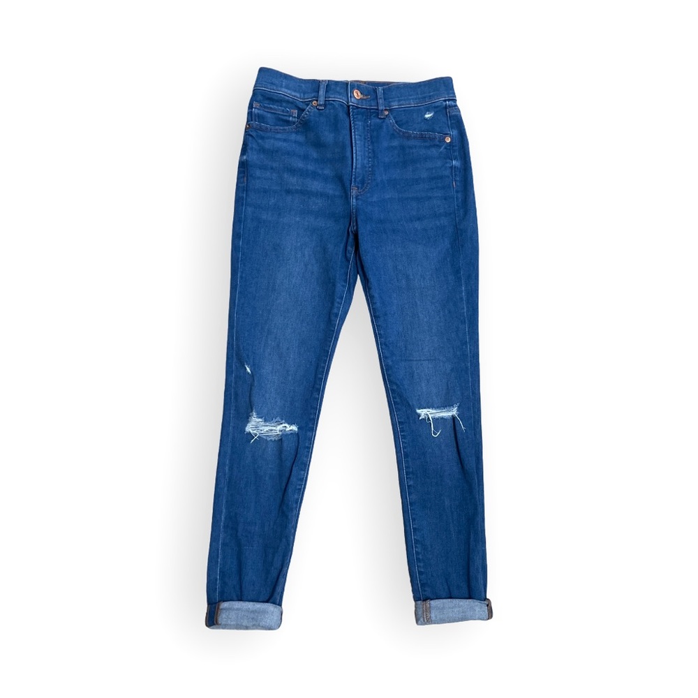 Express size 4R high rise skinny jeans hole in knee